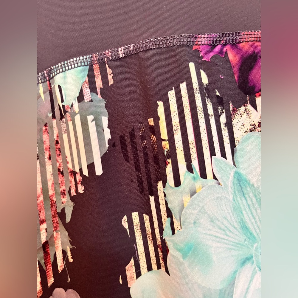 CALIA by Carrie Underwood Long Sleeve Floral Printed Rashguard Swim top XL - Picture 3 of 12